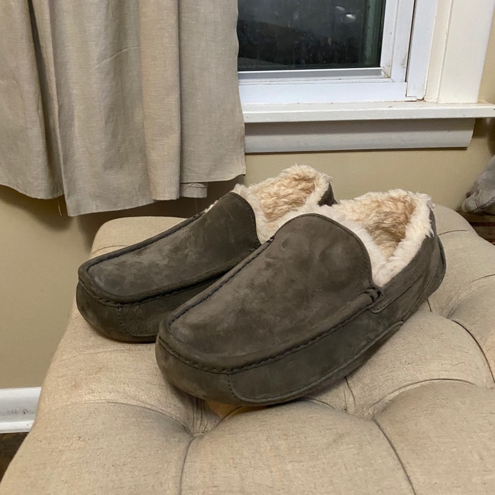 Men’s UGG slippers